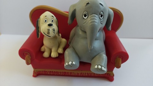 Wendelin wum auf sofa loriot - wum,