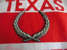 US EMBLEM CADILLAC PLASTIK LORBEER KRANZ CHEVROLET CAR AUTO BADGE LOGO DEKO USA 