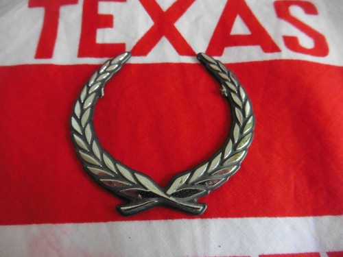 Emblem cadillac plastik - emblem,