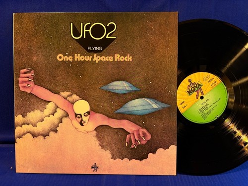 Ufo flying neu 621438 re - ufo,