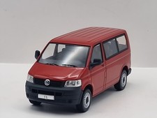 VOLKSWAGEN VW T5 Bus Transporter Multivan Modellauto rot 1:43 IXO NEU
