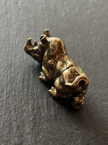 Nashorn aus messing - aus,