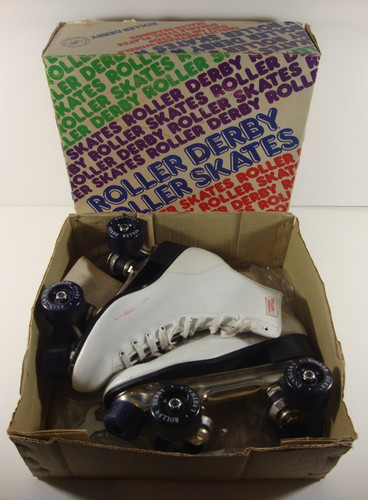 Vintage roller derby - roller,