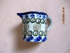 kleiner rustikaler KRUG wie Bunzlau blau braunes Muster Kreise Blumen Höhe 10 cm