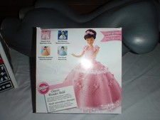 Wilton 3D Backform Set für Prinzessin Kuchen mit Puppe Figur Wonder Mold 4 tlt