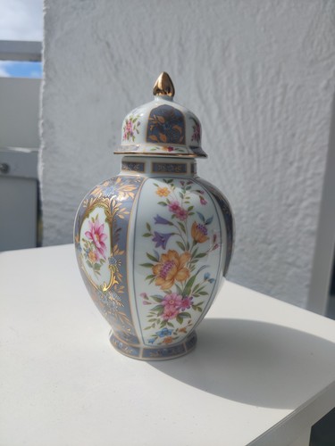 Deckelvase aus porzellan mit - deckelvase,
