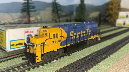 Atlas diesellok gp 40 - ,