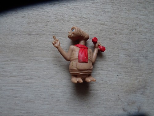 Figur 1982 universal - -,