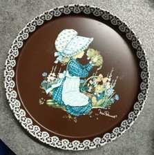 Miss Petticoat, Tablet 