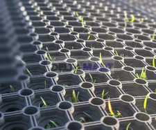 Strapazierfähige Gummi-Grasmatte - 1 m x 0,5 m, 16 mm Stärke