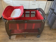 Reisebett inkl. Matratze, Neugeboreneneinsatz und Wickelauflage