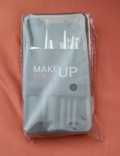 Make beauty - up,