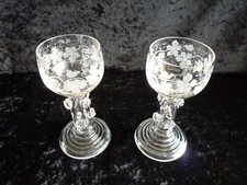 2 wunderschöne Theresienthal Likörgläser mit  Beerennoppen Römer Kelche graviert
