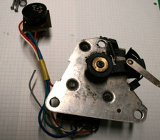 Motor für Phonokoffer Plattenspieler  (Hutschachtel) Philips AG2112mU ~     (PS)