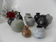 Sammlung 10 kleiner Tischvasen
