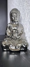 NEU - Buddha Statue aus Keramik in Chrom / Silber - Garten- / Innendekoration