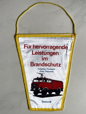 Wimpel Hervorragende Leistungen Brandschutz Feuerwehr F. Dettmann Stralsund LKW