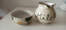 Milchkrug mit passender Müslischale
