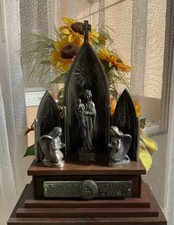 Hausaltar mit Spieluhr