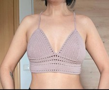 Gehäkeltes Crop-Top aus