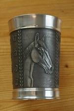 Zinnbecher mit Pferd und
