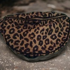 Schoene Umhaengetasche  im