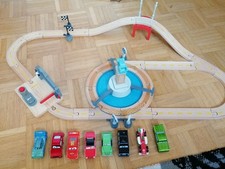 Disneys Cars seltene Holzrennbahn mit Holzautos Sammlerstück