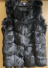 Missguided Weste, Fellweste , Gr 36 Schwarz, kuschlig, Kunstpelz NP 65,00 Euro