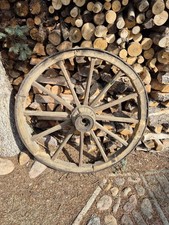 Großes originales wagenrad - großes,