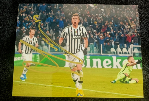 Mario mandzukic hand signed - hand,