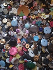 1000g  Knöpfe Konvolut - viele Farben u. Größen, Zufallsmischung neue und alte