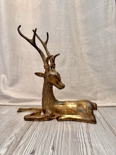 Messing skulptur liegender - skulptur,
