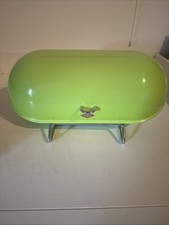 Wesco Brotkasten Grün mit Klapperfreiem Schwenkdeckel