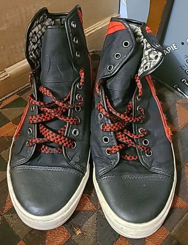 Flyers black red high - &,