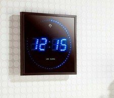 NEU LED Display Wanduhr Funk