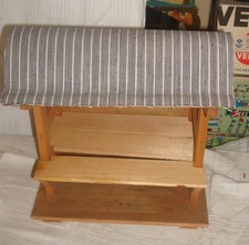 alter Marktstand Holz