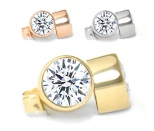 Diamond studs in 585 gold