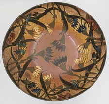 SUTTON TAYLOR GROSSE BLUMENGLANZ STUDIO KERAMIK SCHALE MIT FUSS