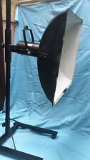 Softbox 80x80cm, Stativ über Tisch, Compact Flash 1200