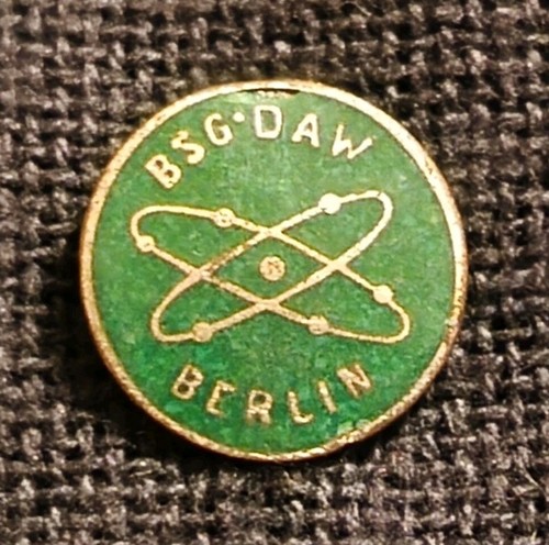 Abzeichen ddr bsg - daw, berlin