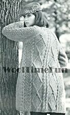 Strickmuster Damen klassische Zopfmuster Jacke Mantel Cardigan. Rundhals.