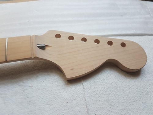 Fender stratocaster maple neck - maple,