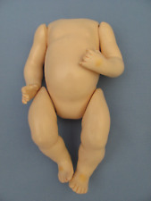 Perfekt  erhaltener  Baby - Puppenkörper  - aus Kompositionsmasse  -  20 cm lang