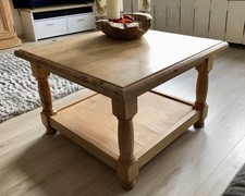 Niedriger Coachtisch