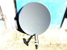 SAT-Anlage ARLI  80 x 75cm Oval Spiegel mit Universal Twin-LNB  0,1 dB