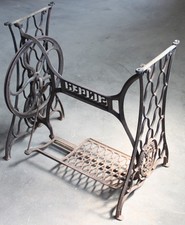 tisch fuss näh maschine guss eisen metall gestell SINGER  MANFG CO alt top deko