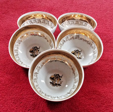 ARZBERG  Porzellan: Fünf Schalen mit Goldverziehrung,  Durchmesser 13 cm