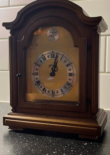 Tischuhr tempus fugit - tempus,
