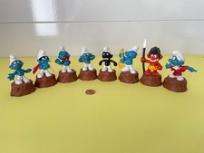 8 alte Schleich Schlümpfe auf kleinem Baumstammspitzer Konvolut selten