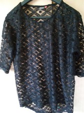 ONLY Spitzenshirt Gr. M -